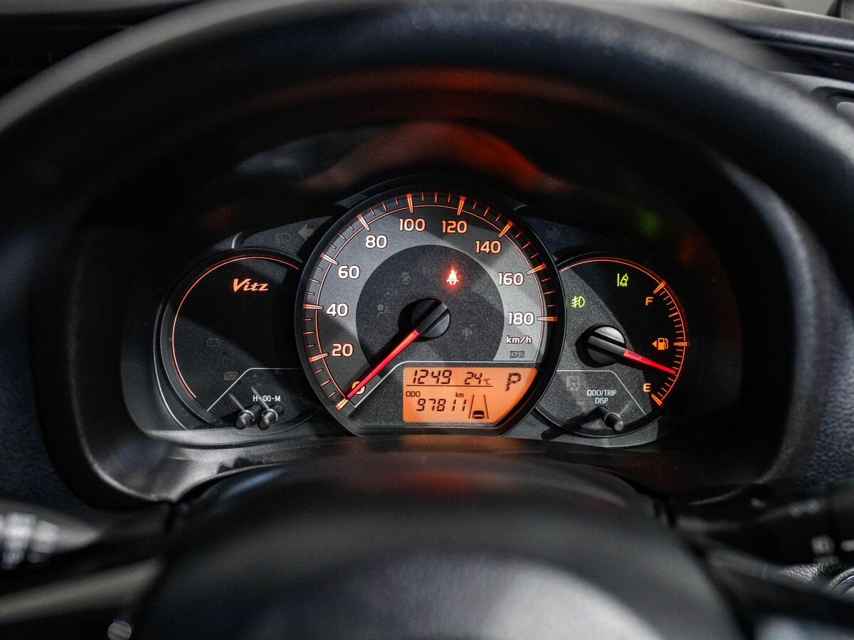 Toyota Vitz 2018 - фото автомобиля