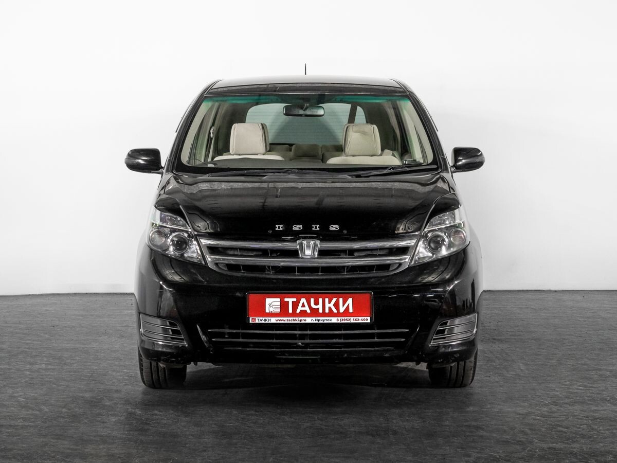 Toyota Isis 2013 - фото автомобиля