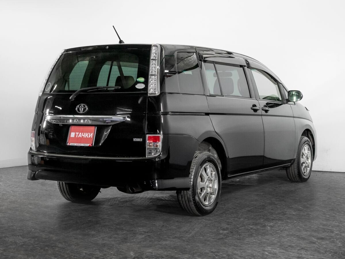 Toyota Isis 2013 - фото автомобиля