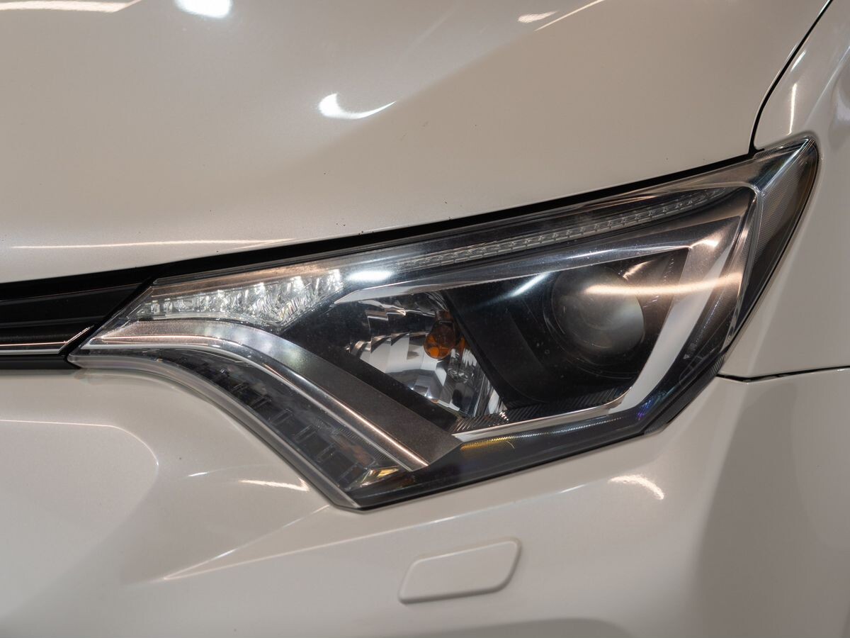 Toyota RAV4 2017 - фото автомобиля
