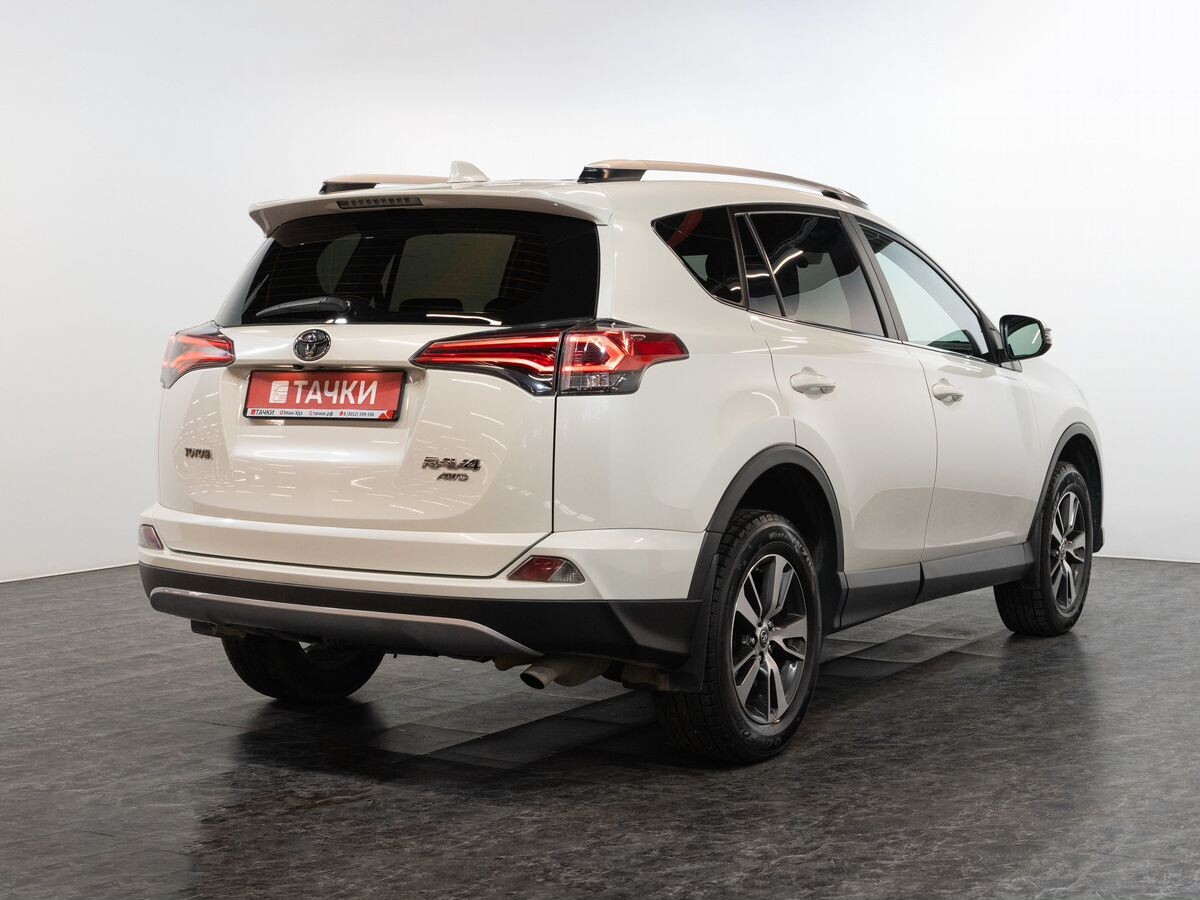 Toyota RAV4 2017 - фото автомобиля
