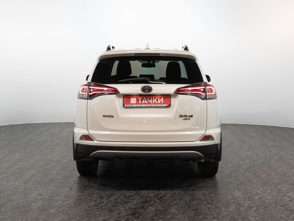 Toyota RAV4 2017 - фото автомобиля