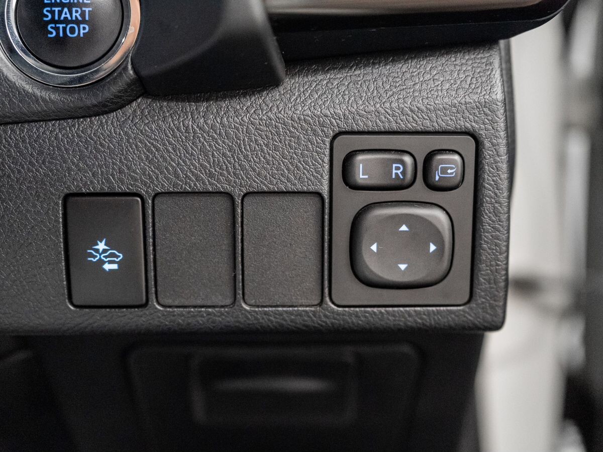 Toyota Auris 2016 - фото автомобиля
