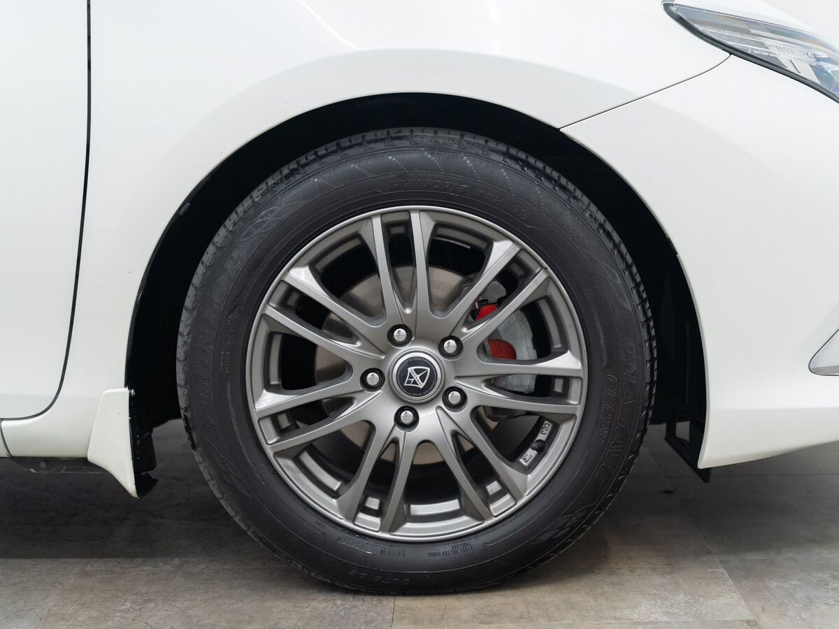 Toyota Auris 2016 - фото автомобиля