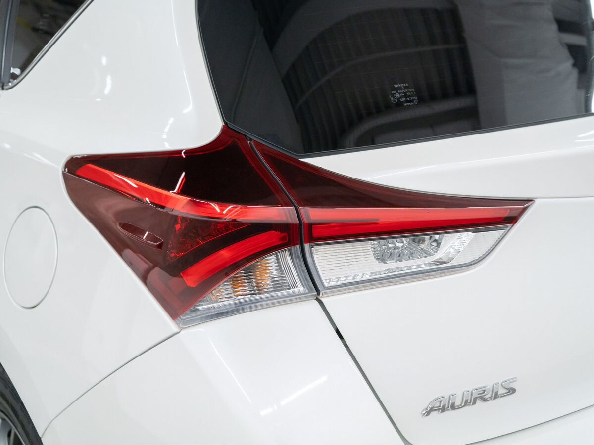 Toyota Auris 2016 - фото автомобиля