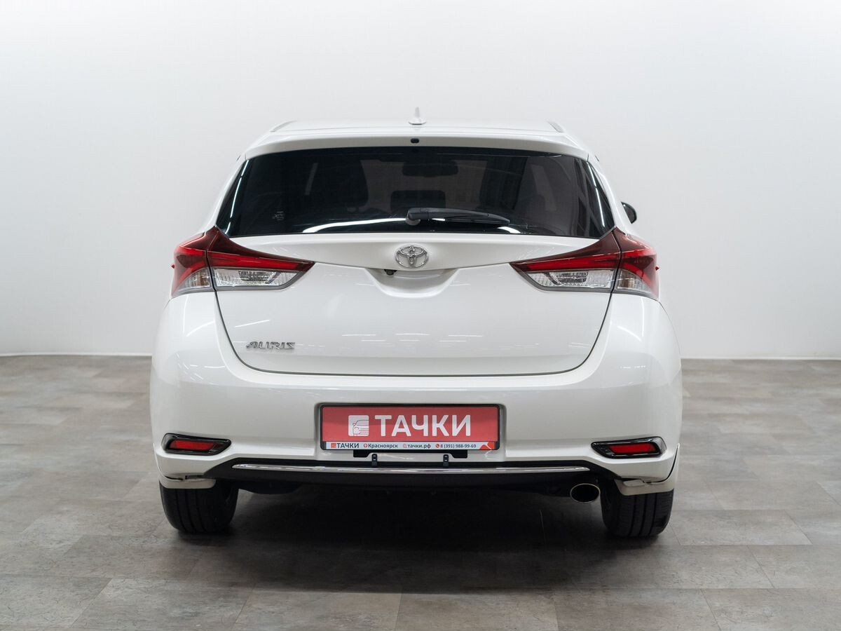 Toyota Auris 2016 - фото автомобиля