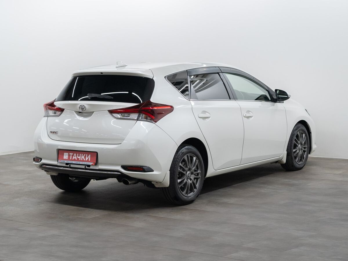 Toyota Auris 2016 - фото автомобиля