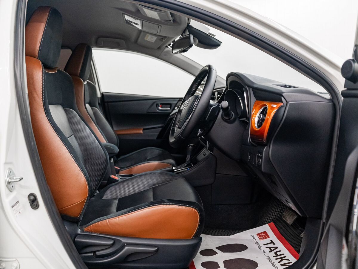 Toyota Auris 2016 - фото автомобиля