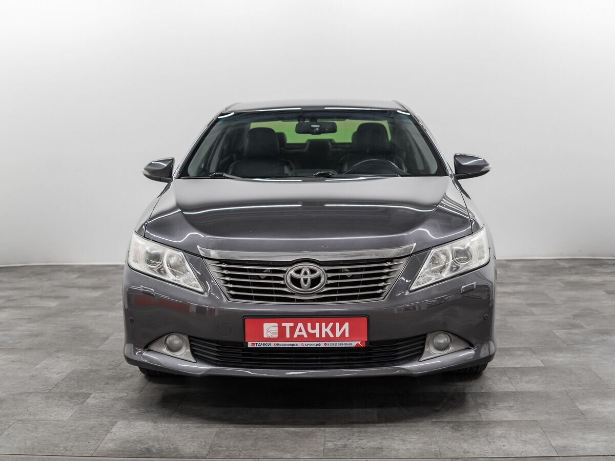 Toyota Camry 2012 - фото автомобиля