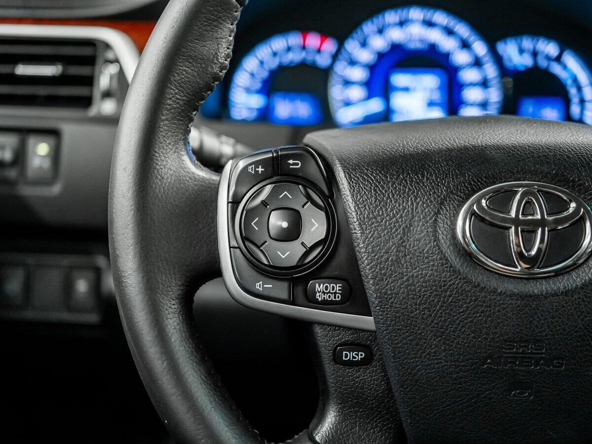 Toyota Camry 2012 - фото автомобиля