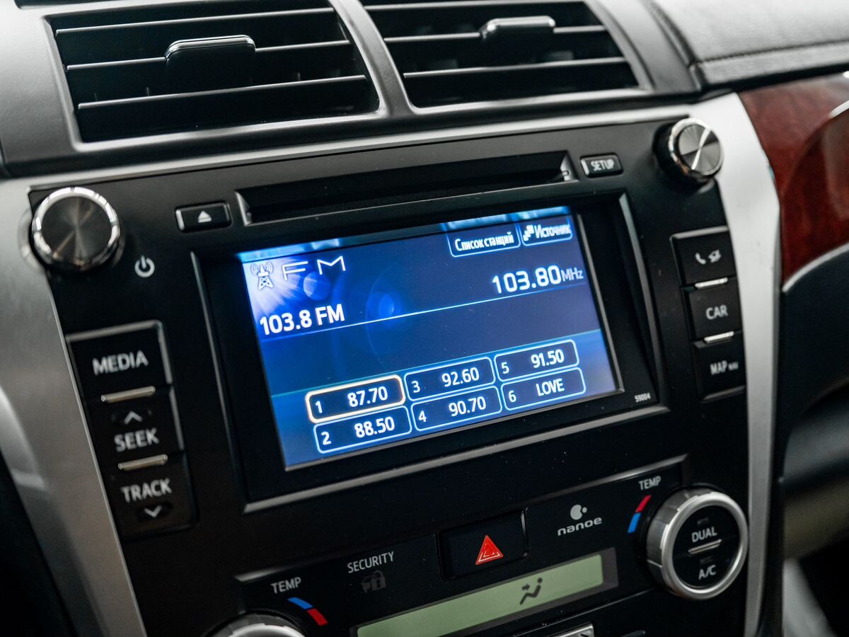 Toyota Camry 2012 - фото автомобиля