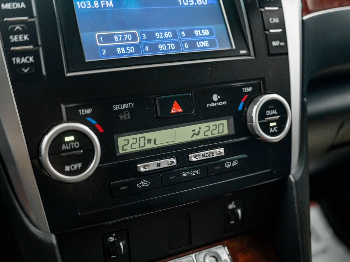 Toyota Camry 2012 - фото автомобиля