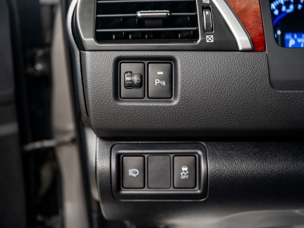 Toyota Camry 2012 - фото автомобиля