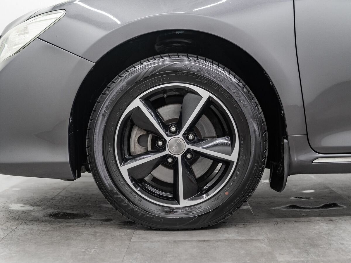Toyota Camry 2012 - фото автомобиля
