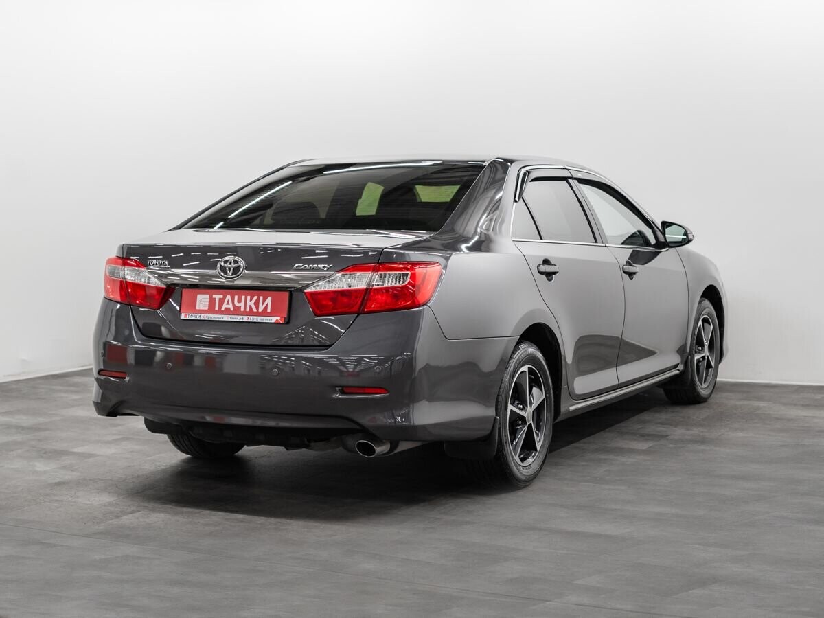 Toyota Camry 2012 - фото автомобиля