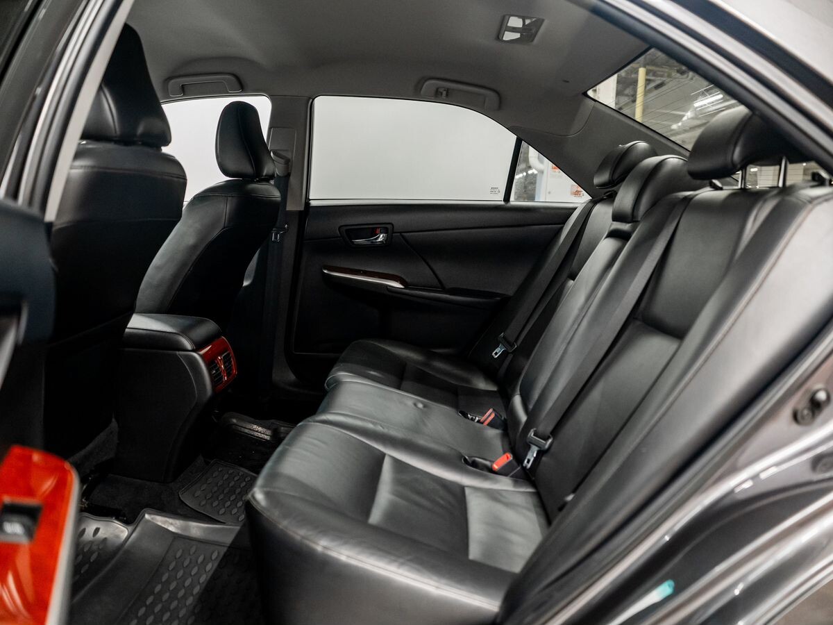 Toyota Camry 2012 - фото автомобиля
