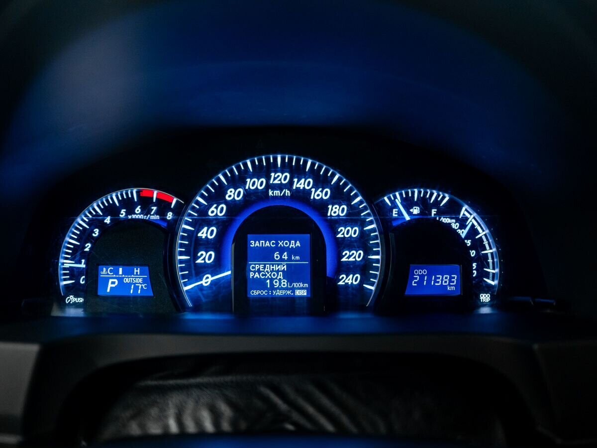 Toyota Camry 2012 - фото автомобиля