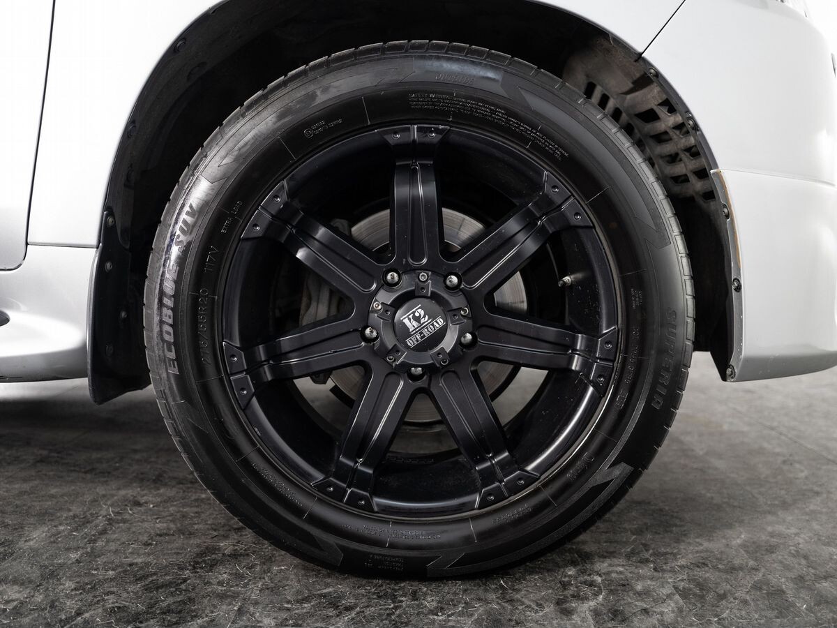 Toyota Land Cruiser 2019 - фото автомобиля