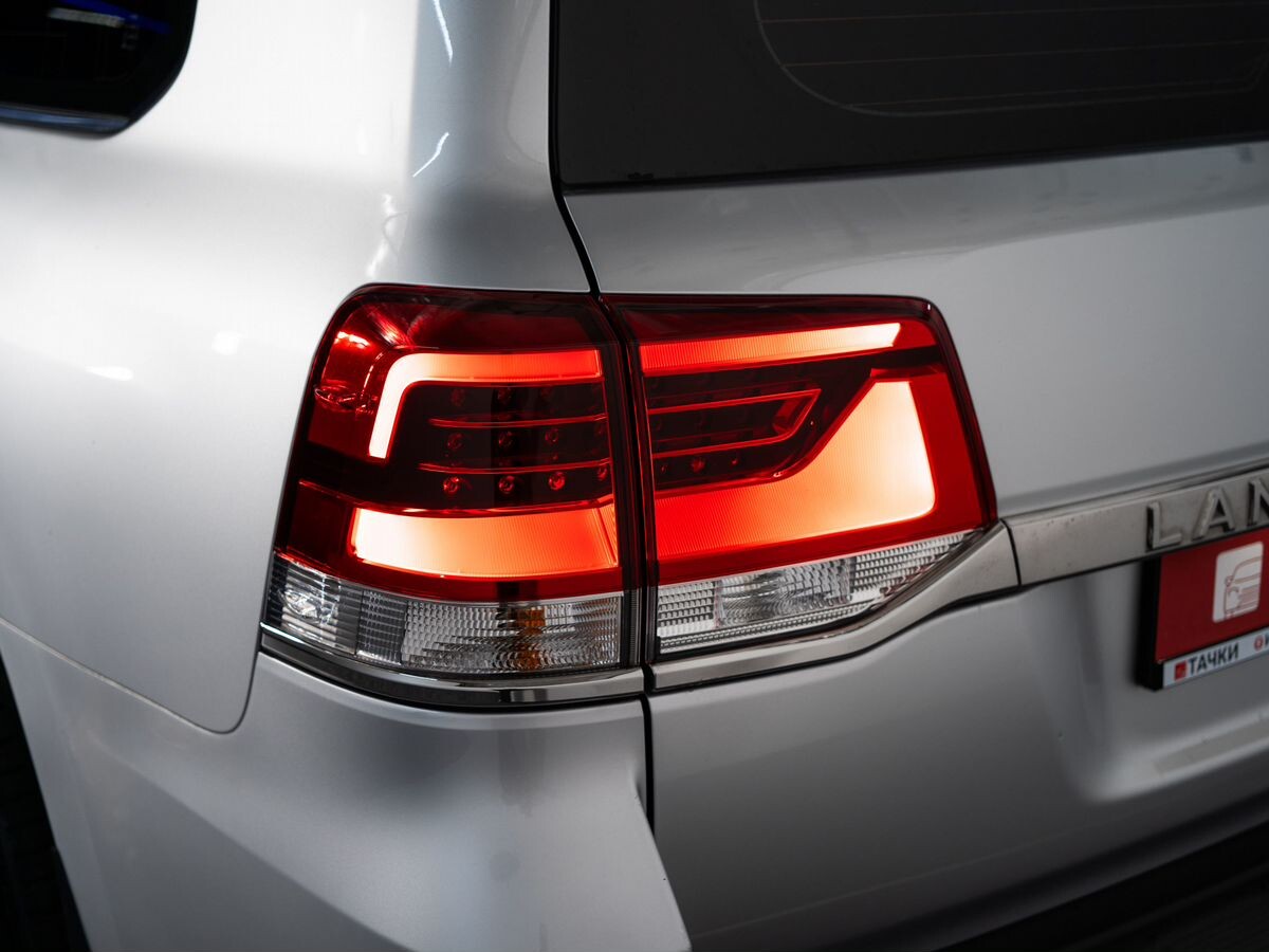 Toyota Land Cruiser 2019 - фото автомобиля