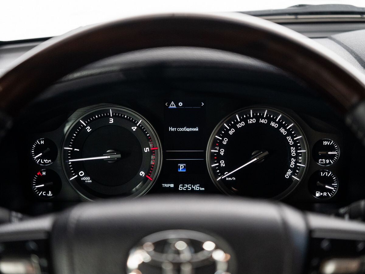 Toyota Land Cruiser 2019 - фото автомобиля