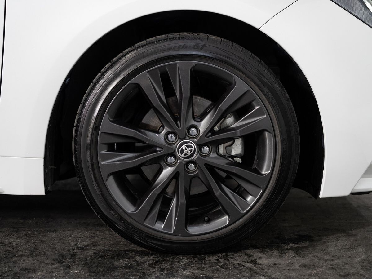 Toyota Corolla 2021 - фото автомобиля