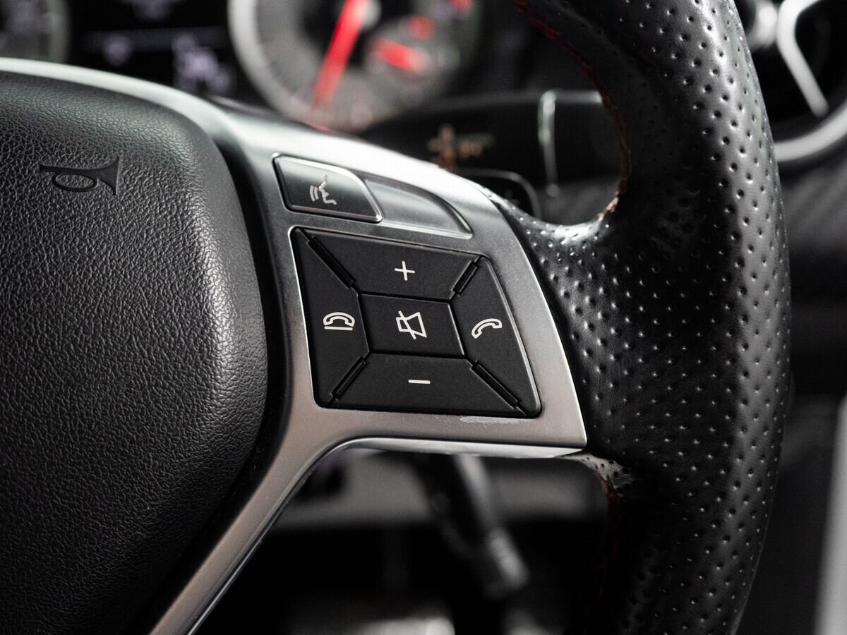 Mercedes-Benz A-Class 2012 - фото автомобиля