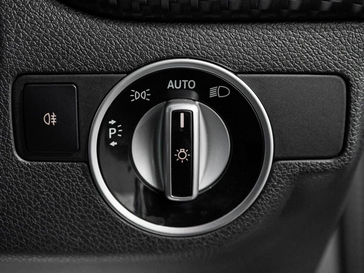 Mercedes-Benz A-Class 2012 - фото автомобиля