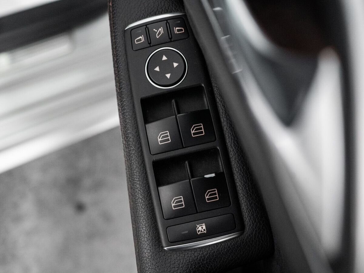 Mercedes-Benz A-Class 2012 - фото автомобиля