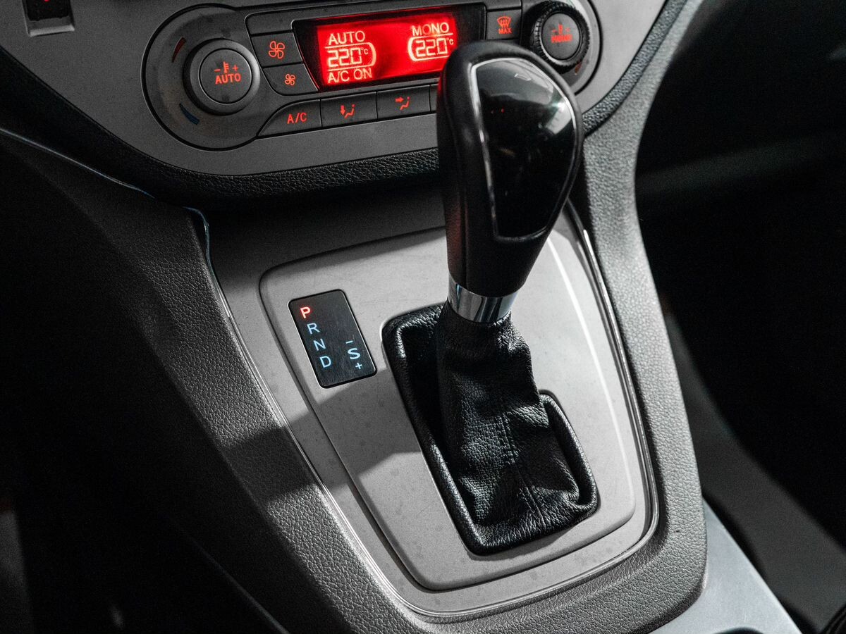 Ford Kuga 2011 - фото автомобиля
