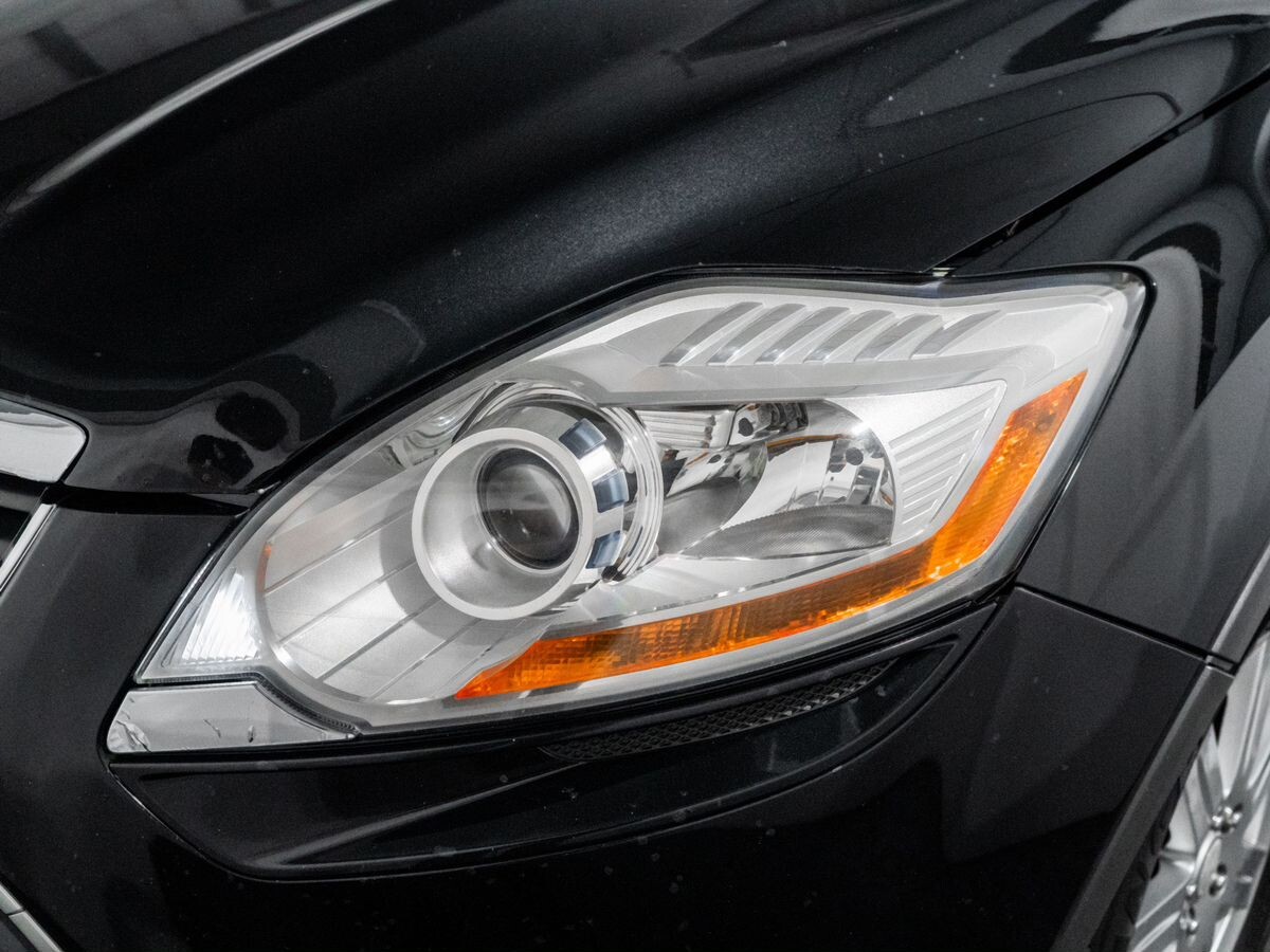 Ford Kuga 2011 - фото автомобиля