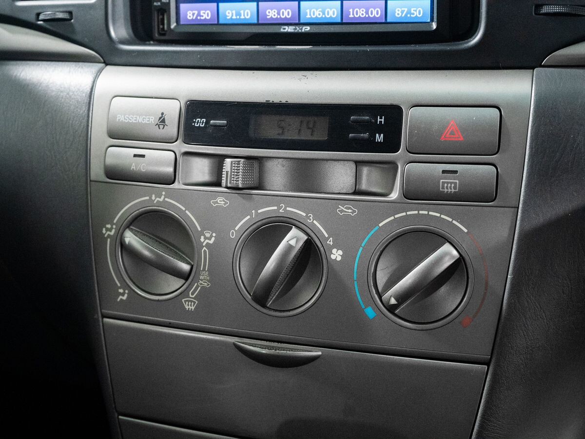 Toyota Corolla 2005 - фото автомобиля