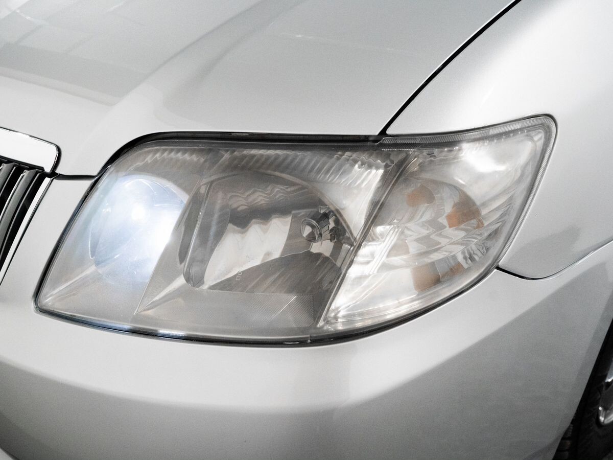 Toyota Corolla 2005 - фото автомобиля