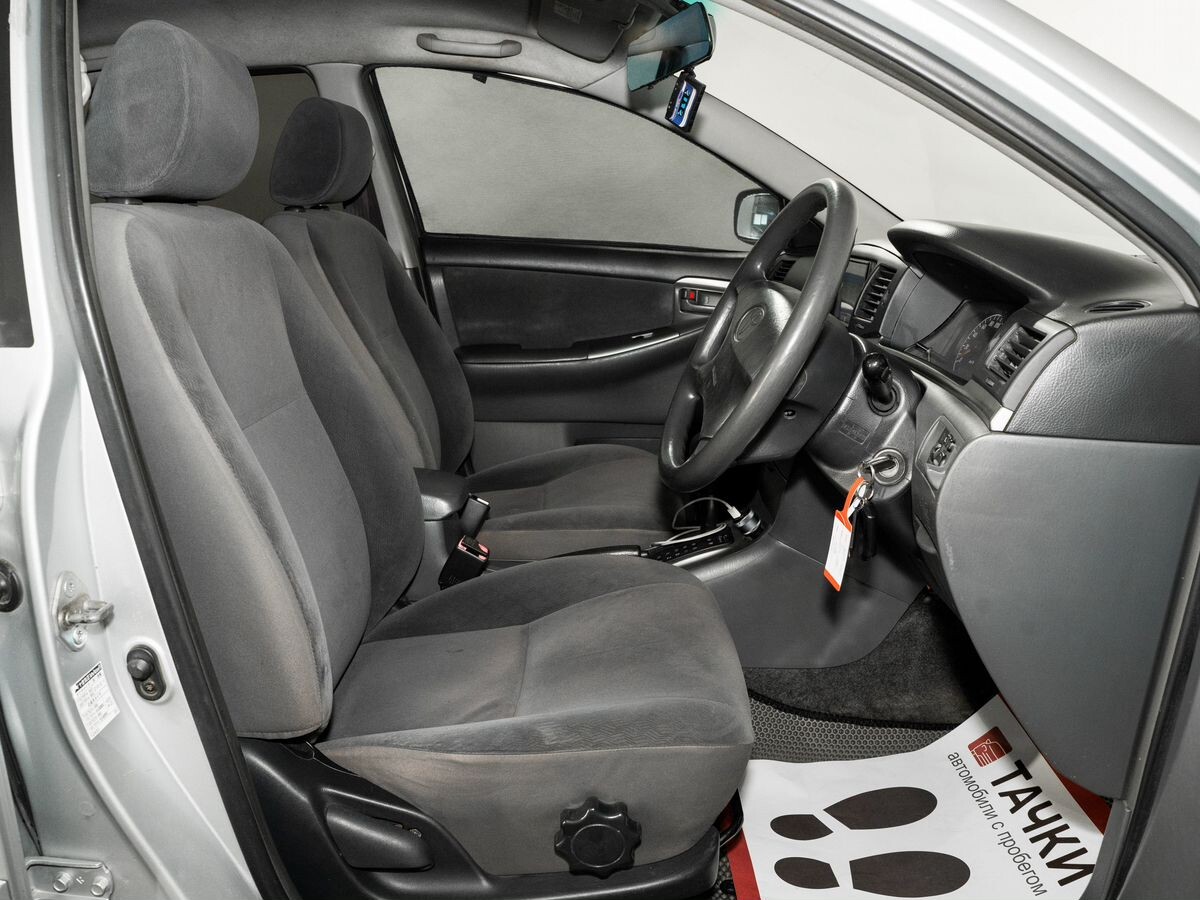 Toyota Corolla 2005 - фото автомобиля