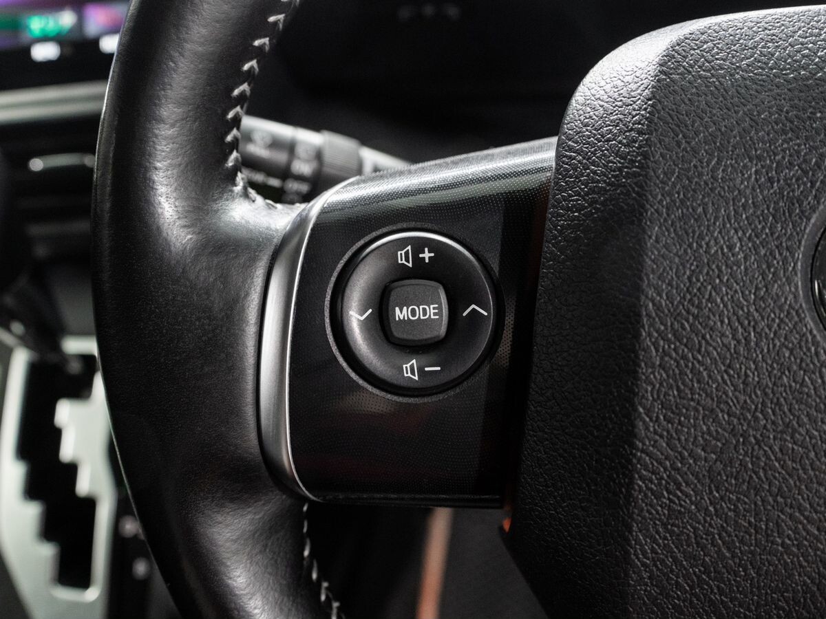Toyota Sienta 2021 - фото автомобиля
