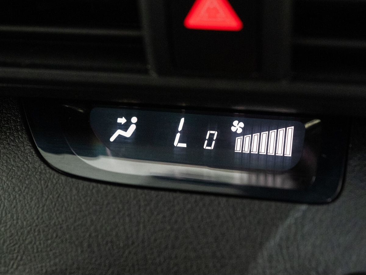 Toyota Sienta 2021 - фото автомобиля