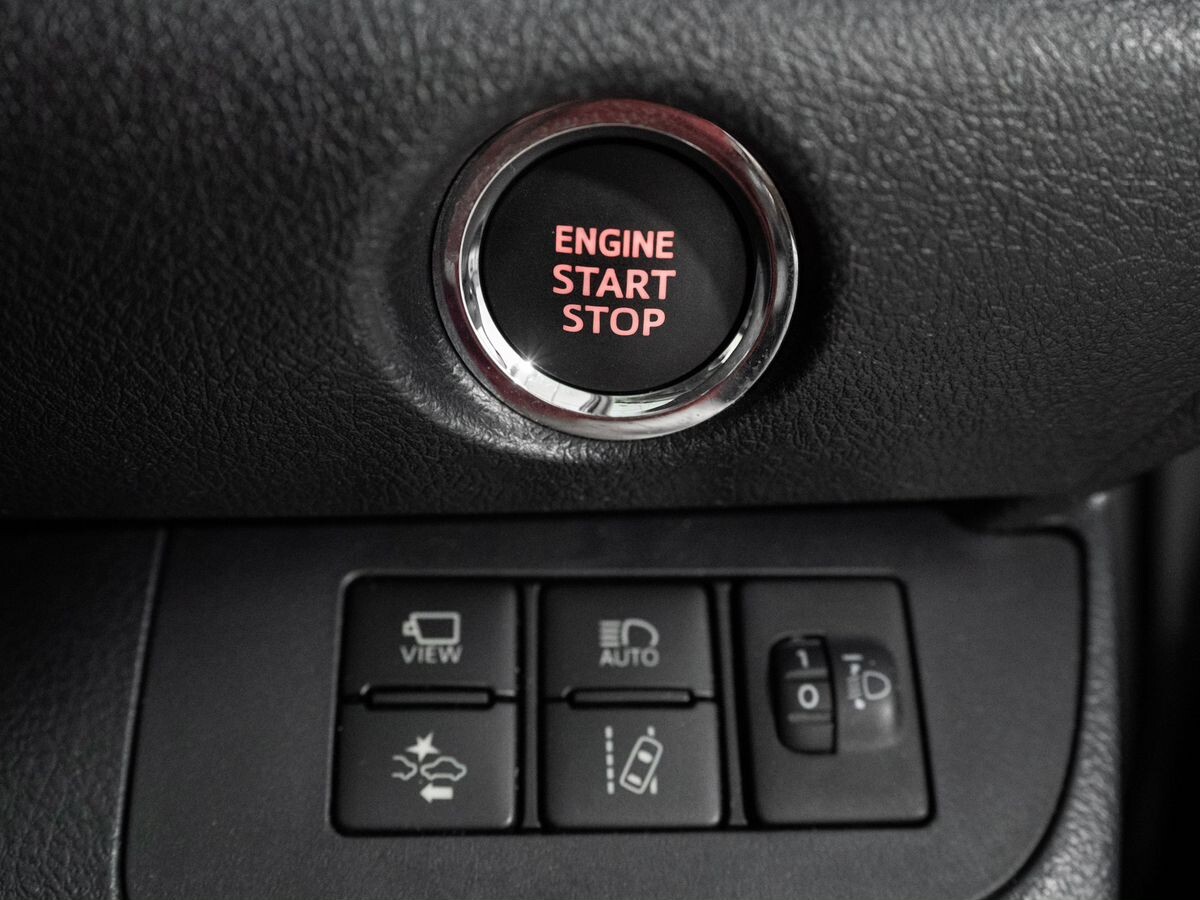Toyota Sienta 2021 - фото автомобиля