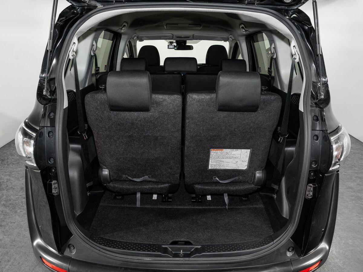 Toyota Sienta 2021 - фото автомобиля