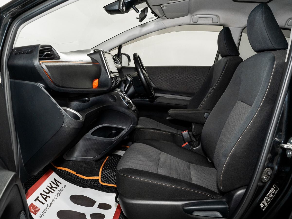 Toyota Sienta 2021 - фото автомобиля