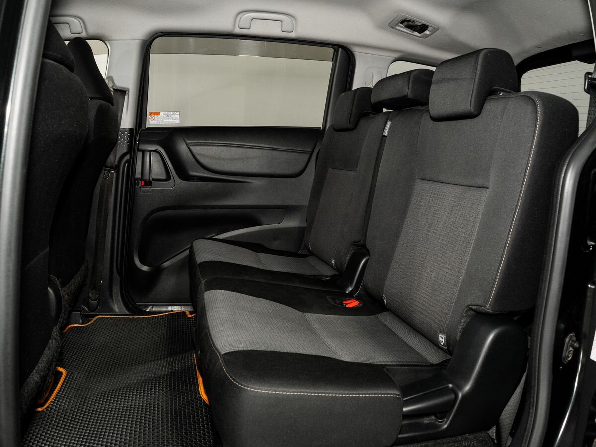 Toyota Sienta 2021 - фото автомобиля