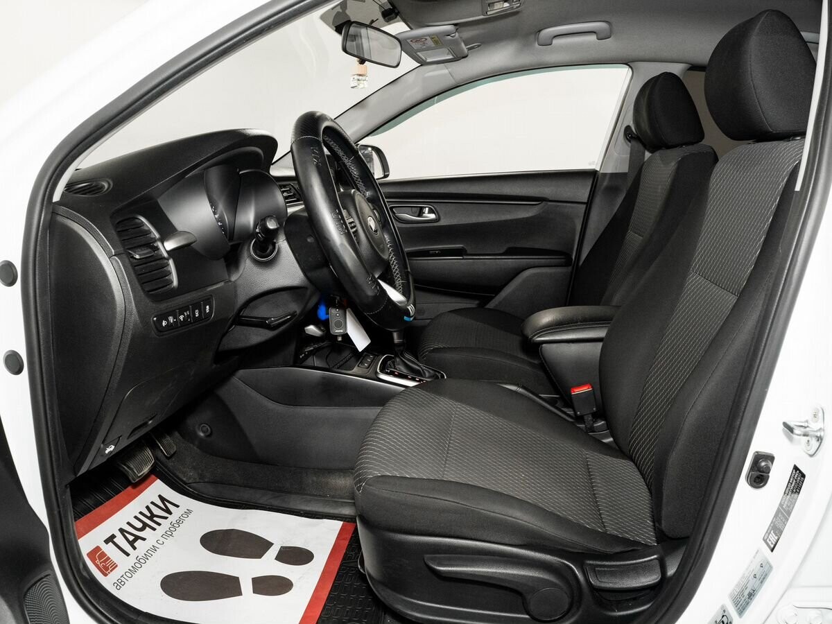 Kia Rio X (X-Line) 2020 - фото автомобиля