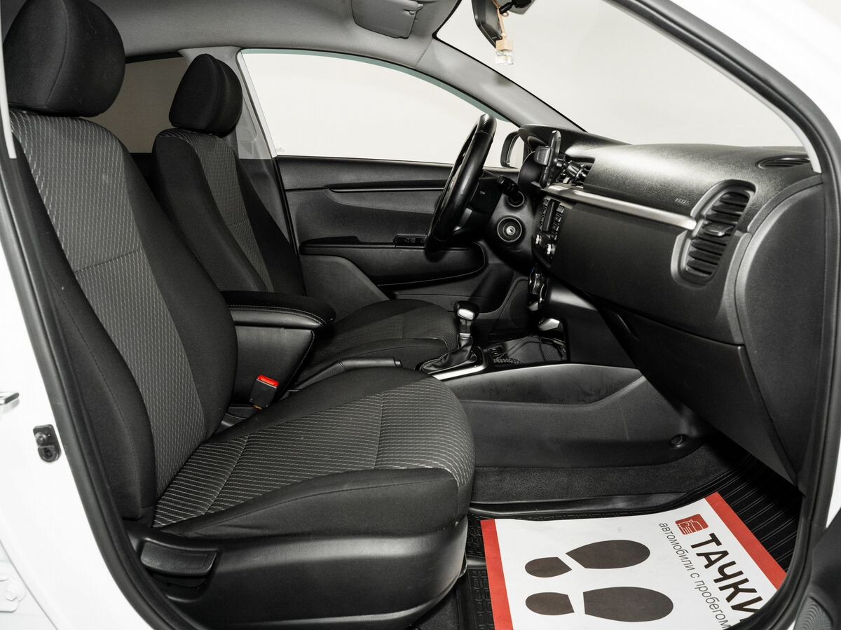 Kia Rio X (X-Line) 2020 - фото автомобиля