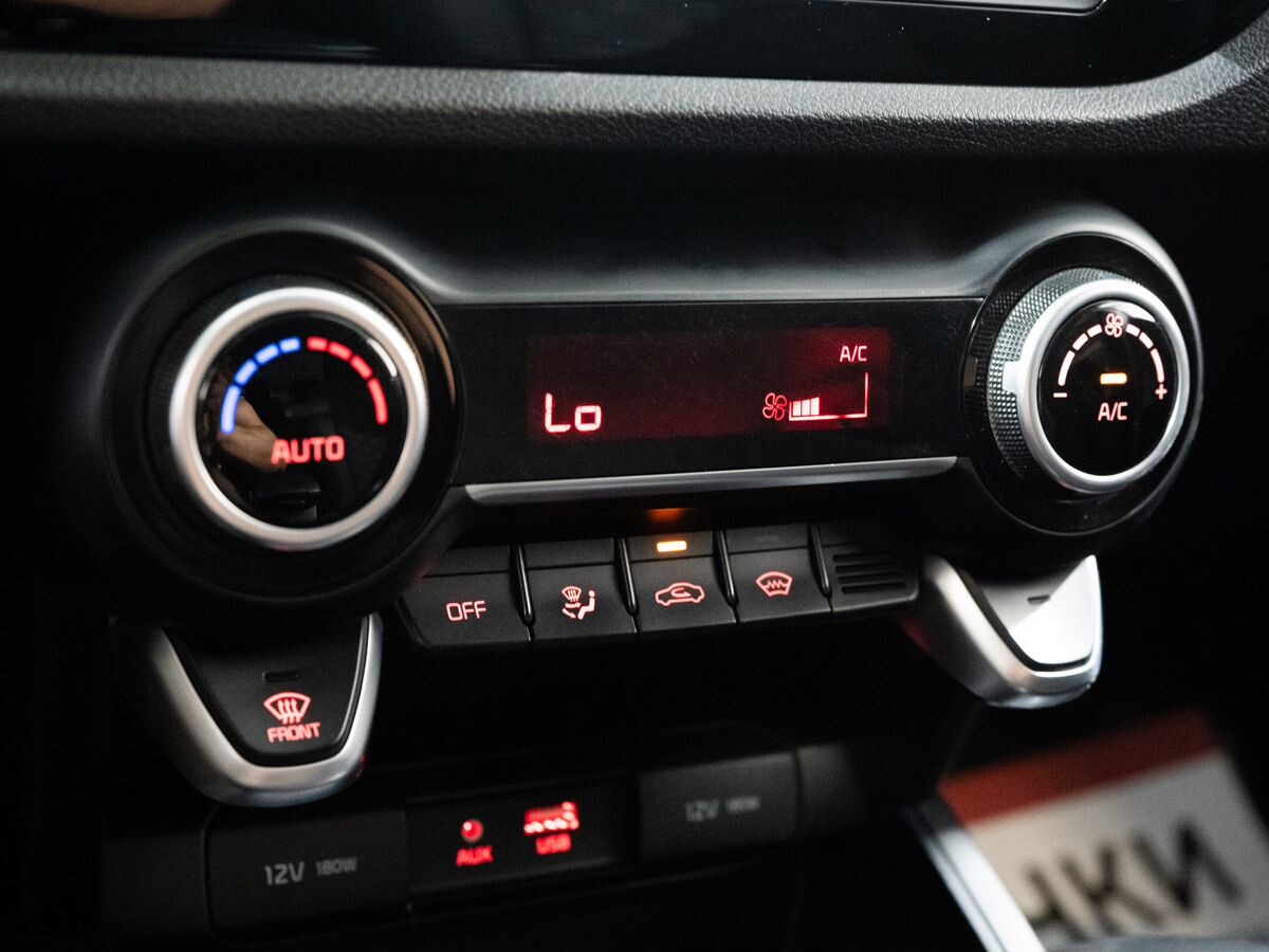 Kia Rio 2019 - фото автомобиля