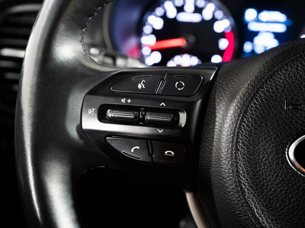 Kia Rio 2019 - фото автомобиля
