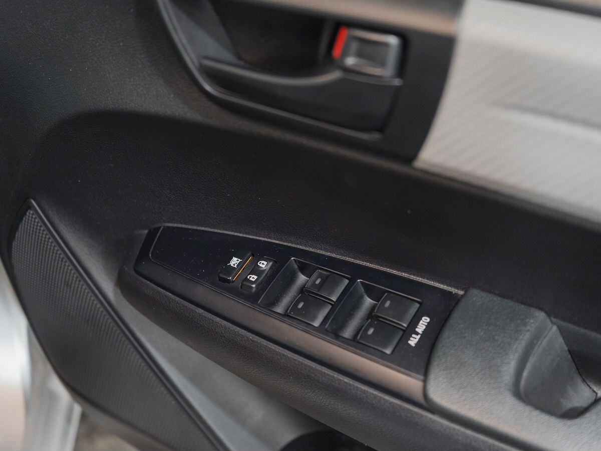 Toyota Corolla Axio 2012 - фото автомобиля