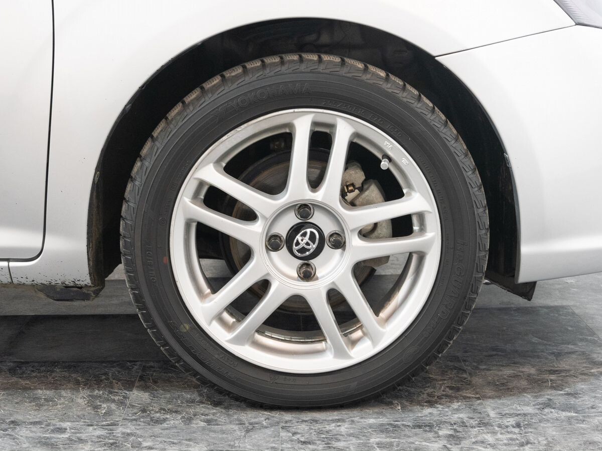 Toyota Corolla Axio 2012 - фото автомобиля
