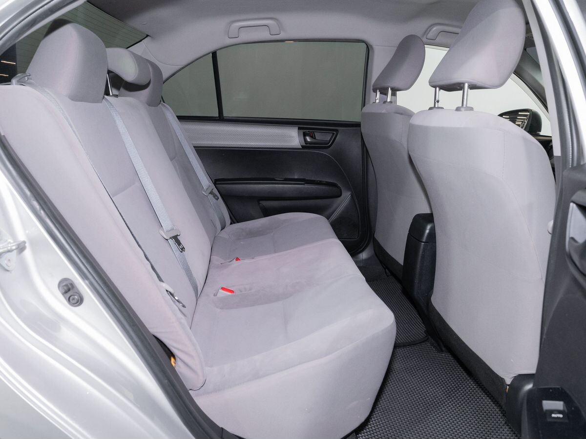 Toyota Corolla Axio 2012 - фото автомобиля