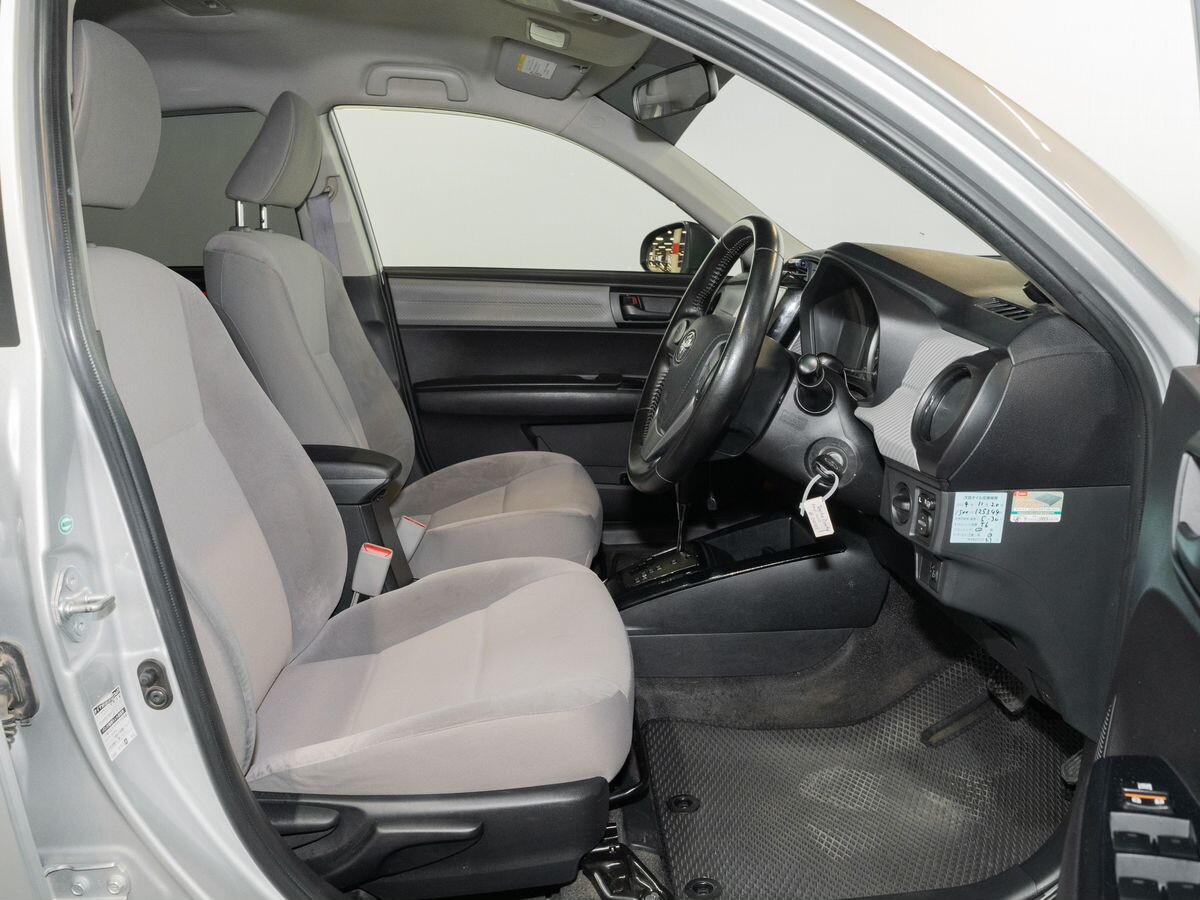 Toyota Corolla Axio 2012 - фото автомобиля