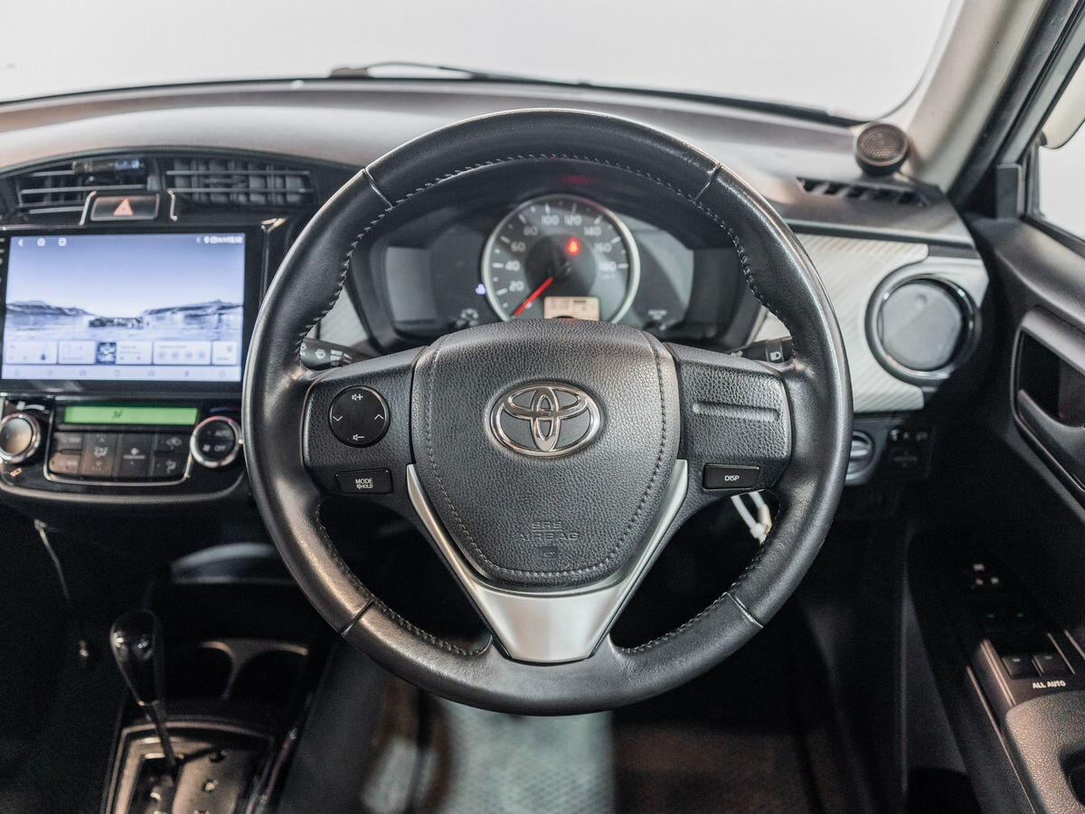 Toyota Corolla Axio 2012 - фото автомобиля