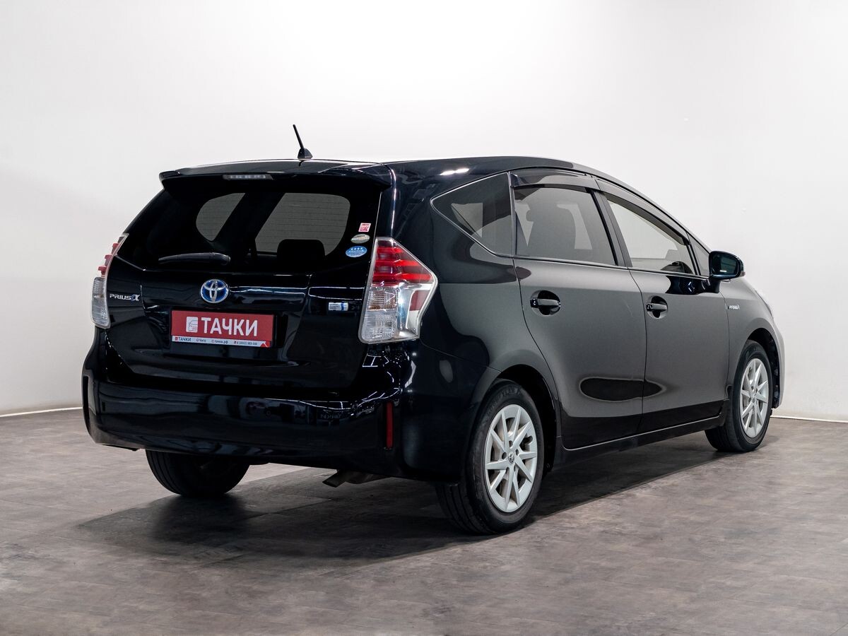 Toyota Prius Alpha 2015 - фото автомобиля