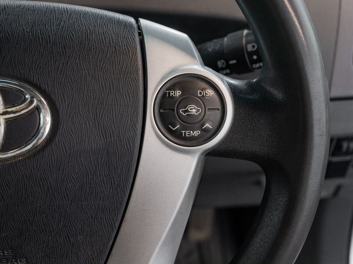 Toyota Prius 2011 - фото автомобиля
